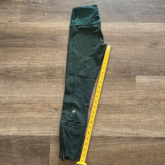 Lululemon Cropped Legging | Size 2 - Picture 2 of 5